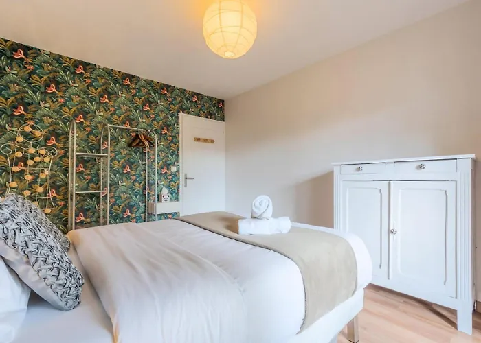 Calm Flat Ideally Located In Old + Parking! 아파트 *
