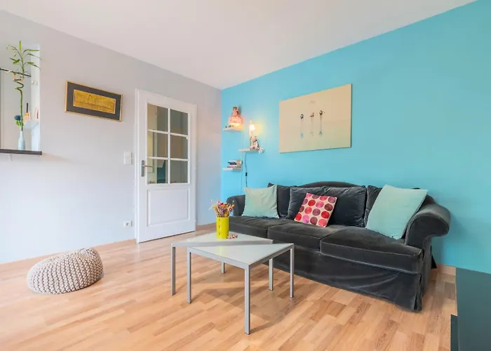 Calm Flat Ideally Located In Old + Parking! 아파트