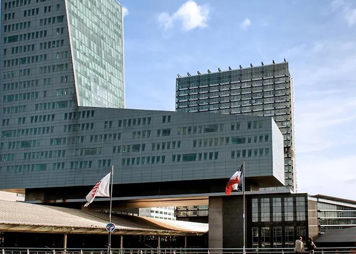 Calm Flat Ideally Located In Old + Parking! Apartment *